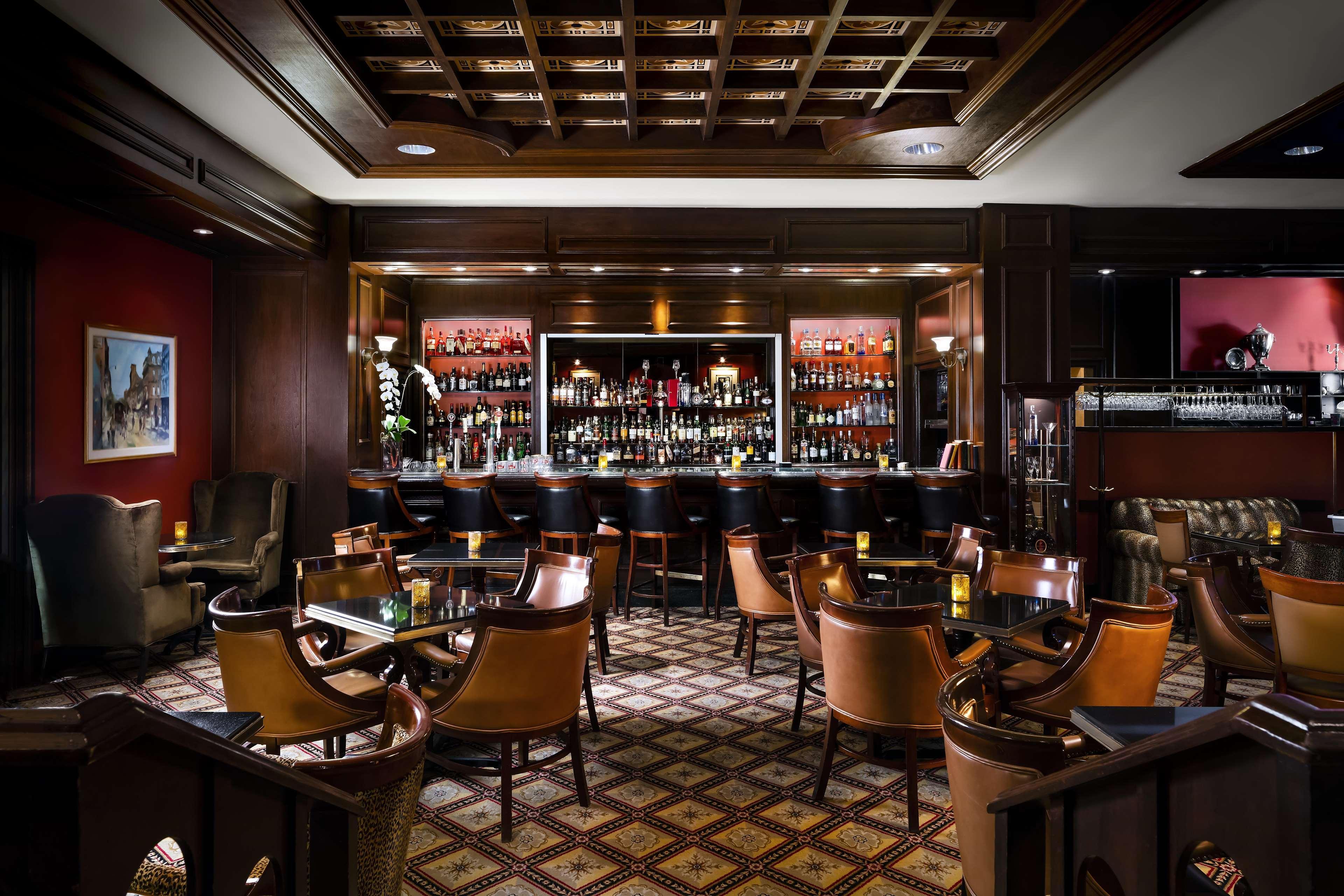 แฟร์มอนต์ รอยัล ยอร์ก Hotel โตรอนโต ภายนอก รูปภาพ The bar at the Wynn