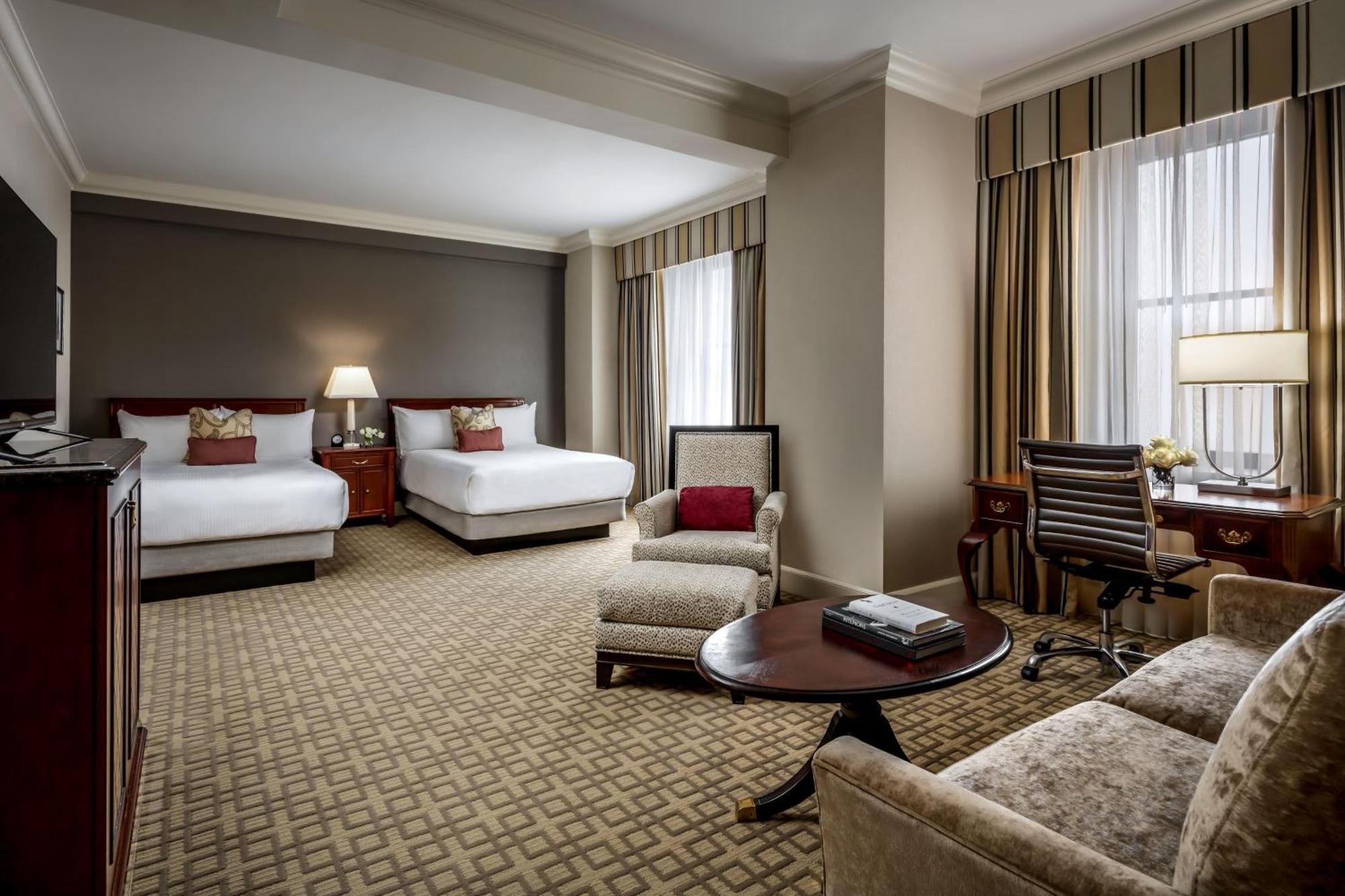 แฟร์มอนต์ รอยัล ยอร์ก Hotel โตรอนโต ภายนอก รูปภาพ A suite at the Waldorf Astoria Washington DC